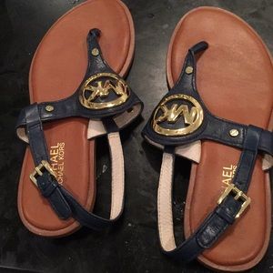 Michael kors flip flops